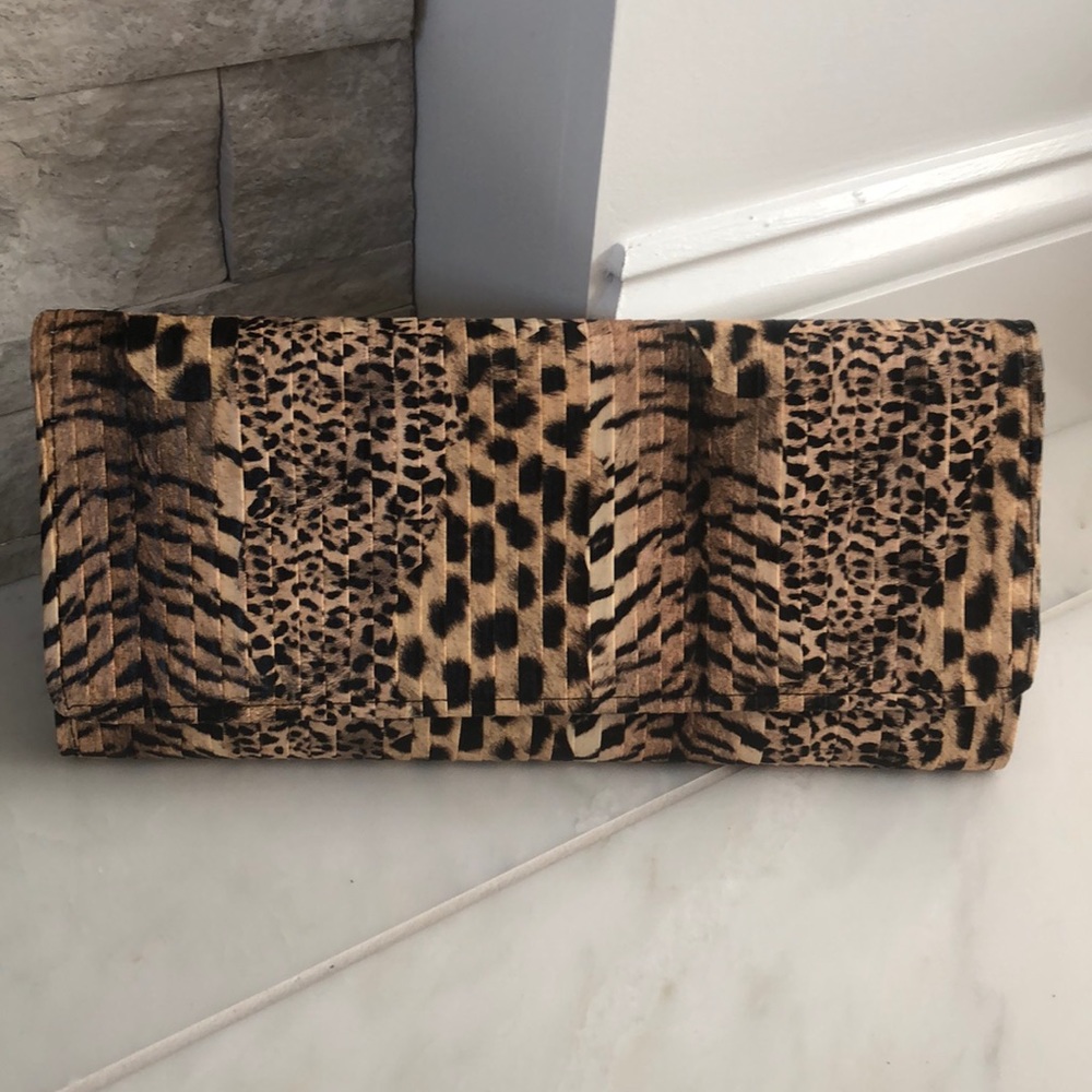 Clutch / purse leopard purse 👛 NWOT black inside